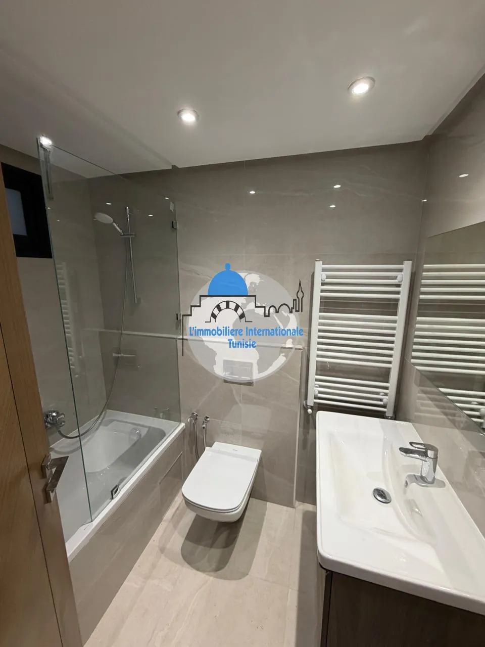 Location annuelle : Appartement de luxe en S+2 à -Sahloul 4