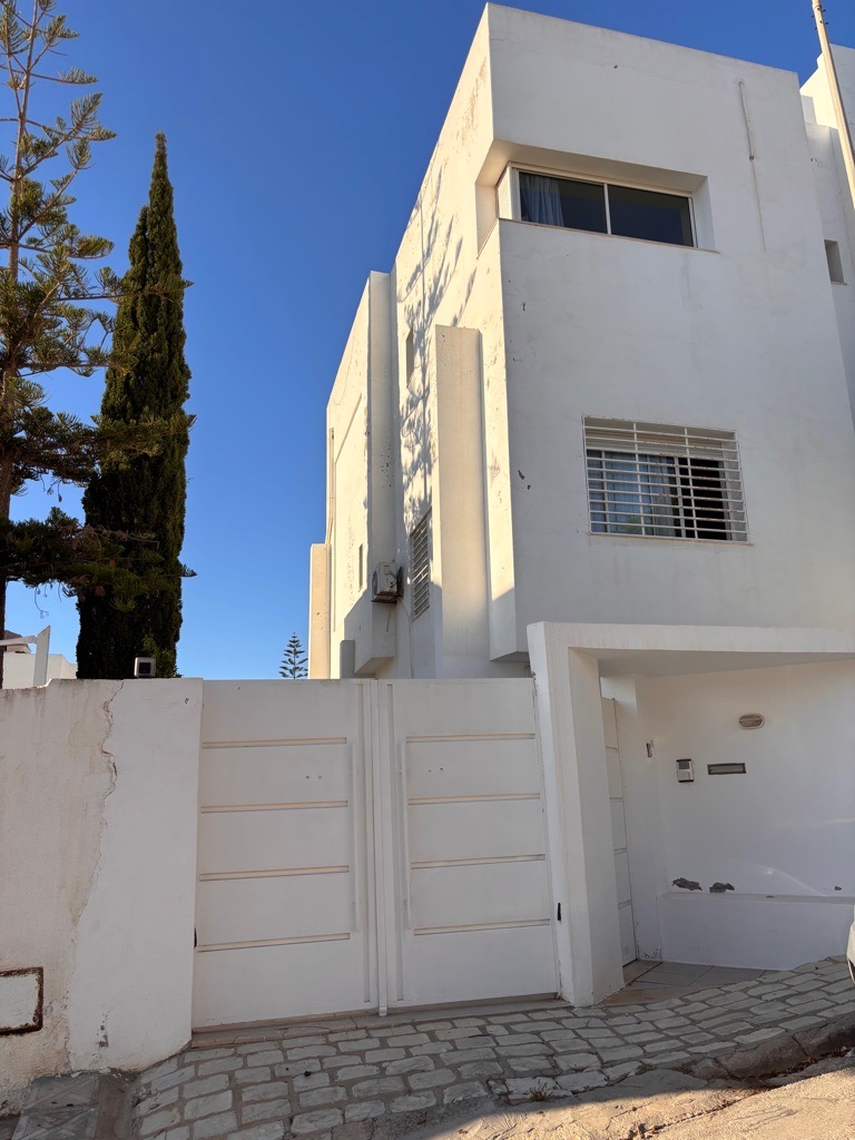TRIPLEX a louer ennasr 2