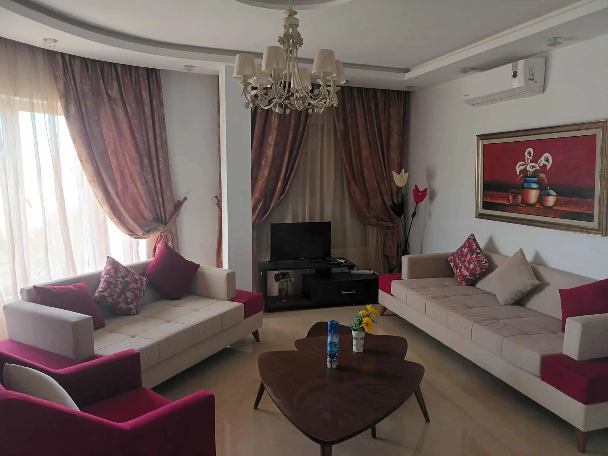 Appartement richement meublé à l'année