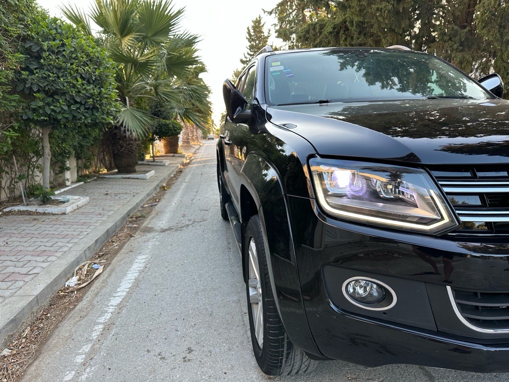 Tres propre  Amarok highlin plus importè bva full options double turbo