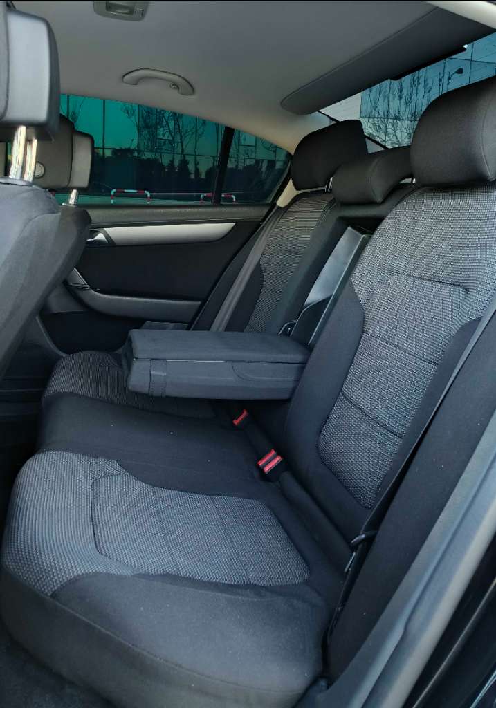 🔔 Volkswagen Passat B8 1.6 TDI BlueMotion

 