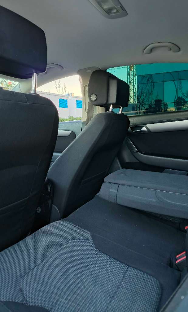 🔔 Volkswagen Passat B8 1.6 TDI BlueMotion

 