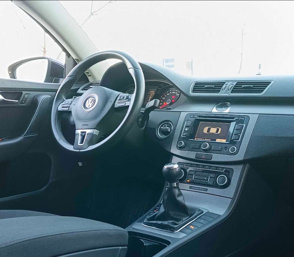 🔔 Volkswagen Passat B8 1.6 TDI BlueMotion

 