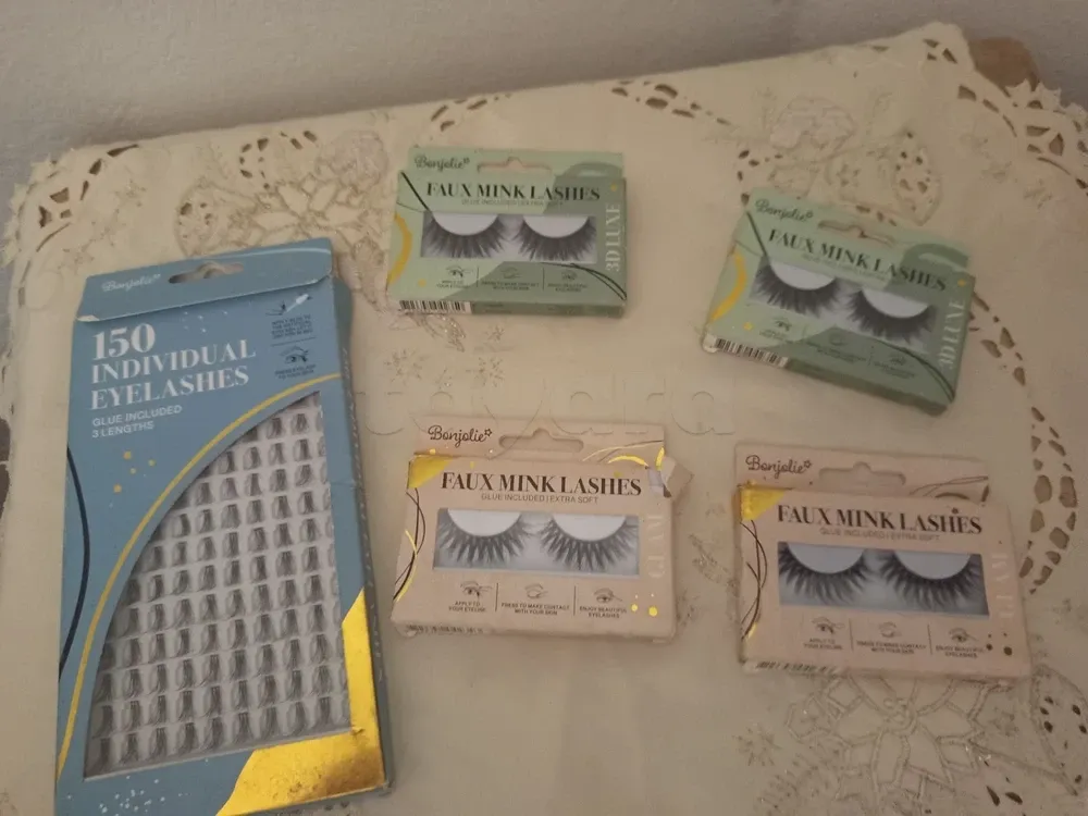 Faux cils