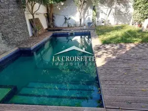 Villa S+3 avec piscine à La Soukra MVL0021
