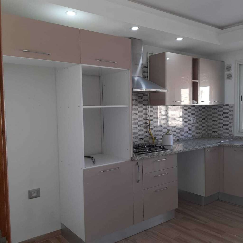 A louer appartement S+2 au premier étage situé sa sahloul zone HÔPITAL.