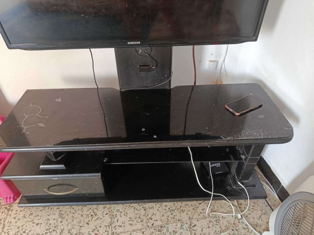 Table de télévision