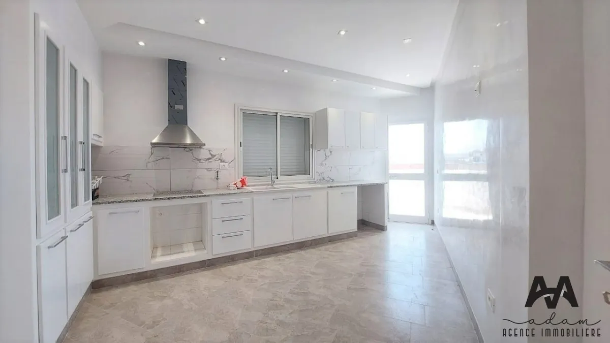 Etage de villa S3 avec abri à AFH1