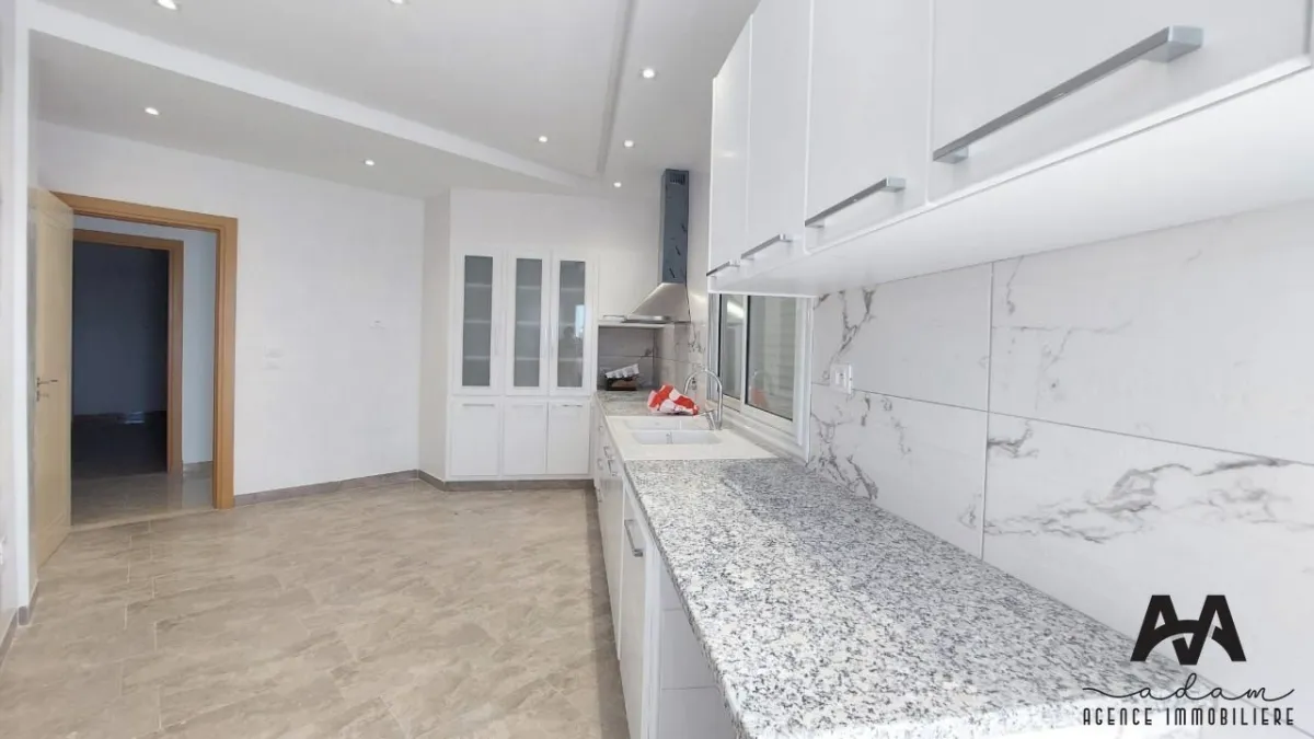 Etage de villa S3 avec abri à AFH1