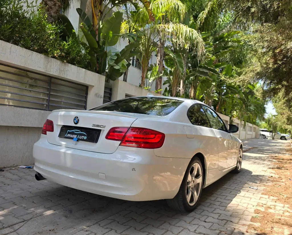 BMW 316 essence 2012 ⛔️
✨️On accepte l'échange voitures 53100 007
