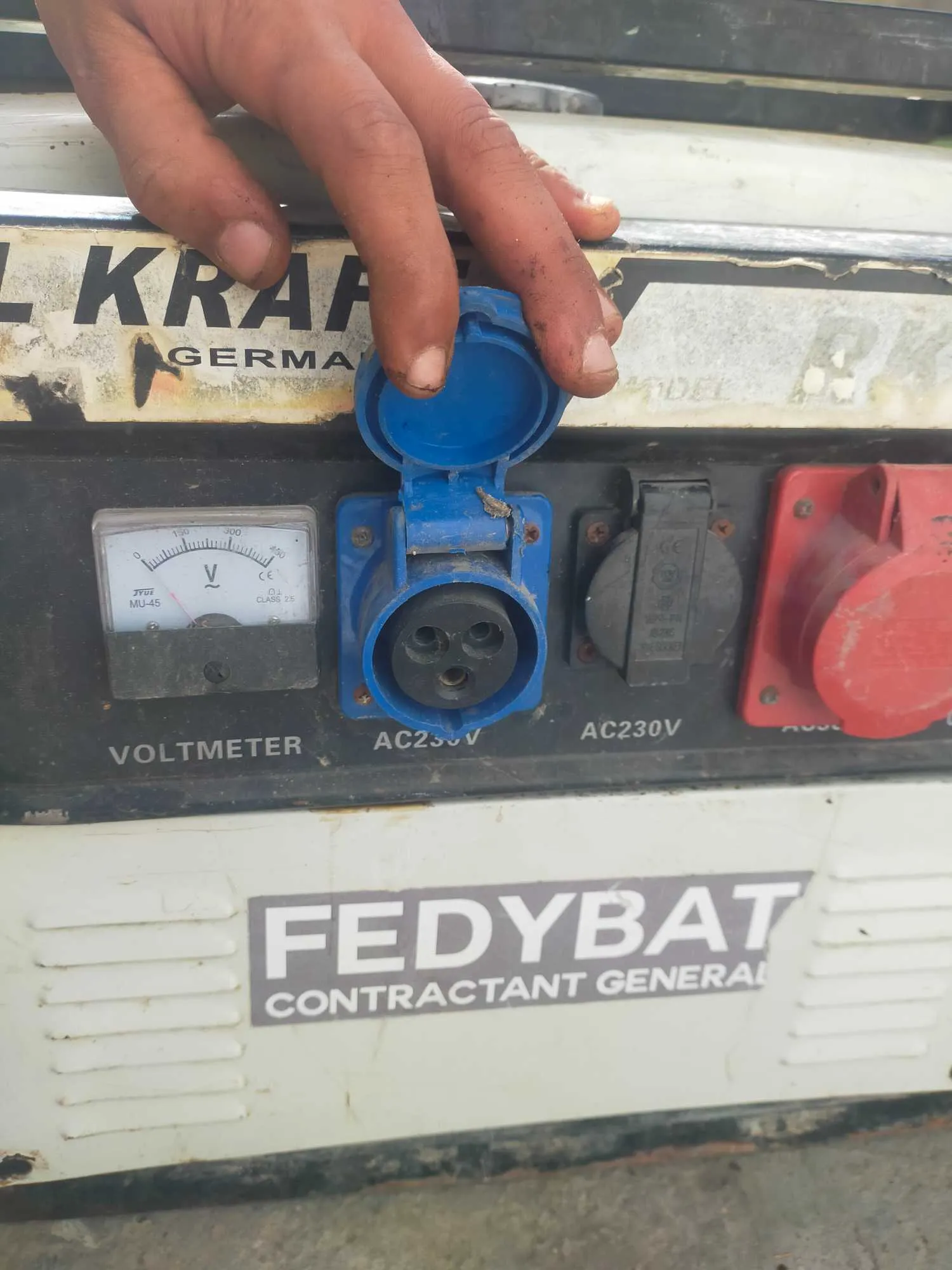 Groupe electrogen 450v max