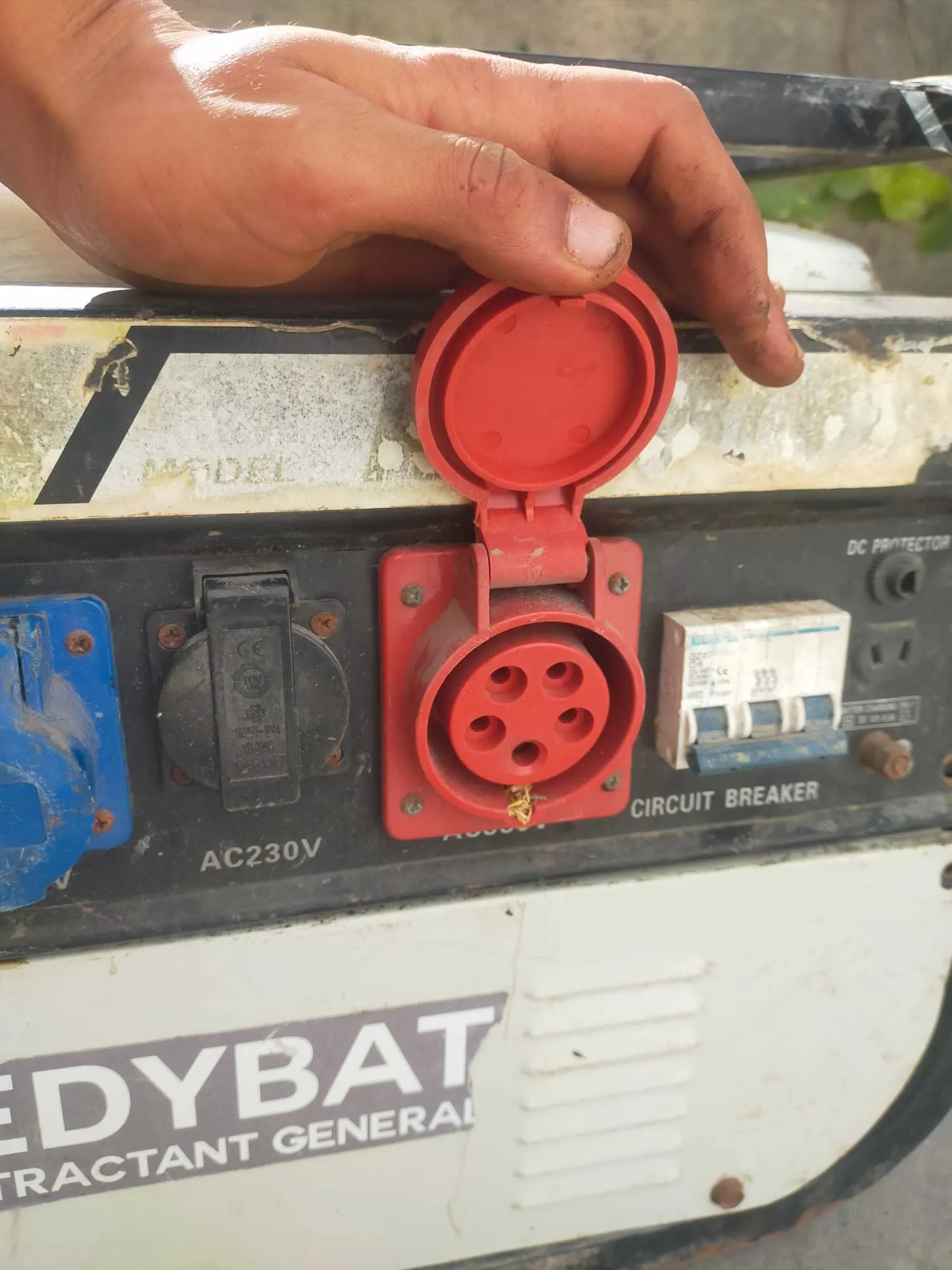 Groupe electrogen 450v max