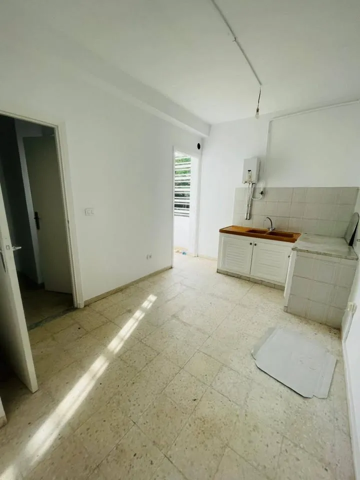 s+0 situé à manar 1 600dt
