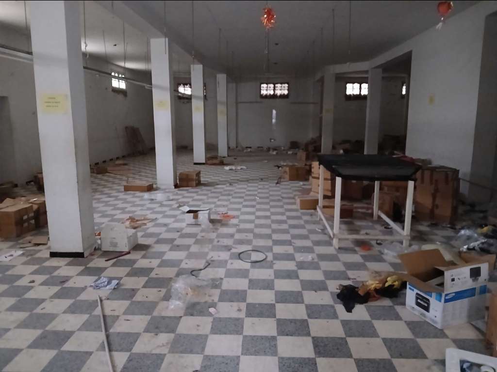 عقار للإيجار - محل تجاري / مستودع - أكودة