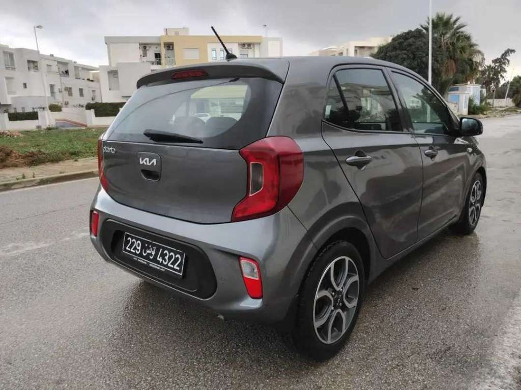 KIA PICANTO PREMIÈRE MAIN TRÈS PROPRE
