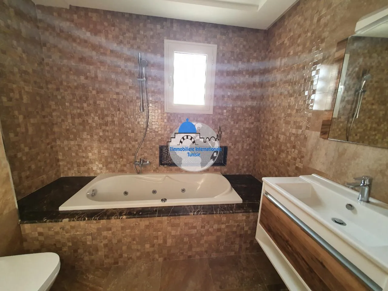 À 𝗩𝗲𝗻𝗱𝗿𝗲 | 𝗦𝘂𝗽𝗲𝗿𝗯𝗲 𝗔𝗽𝗽𝗮𝗿𝘁𝗲𝗺𝗲𝗻𝘁 𝗦+𝟮 𝗛𝗮𝘂𝘁 𝗦𝘁𝗮𝗻𝗱𝗶𝗻𝗴 à 𝗞𝗵𝘇𝗲𝗺𝗮