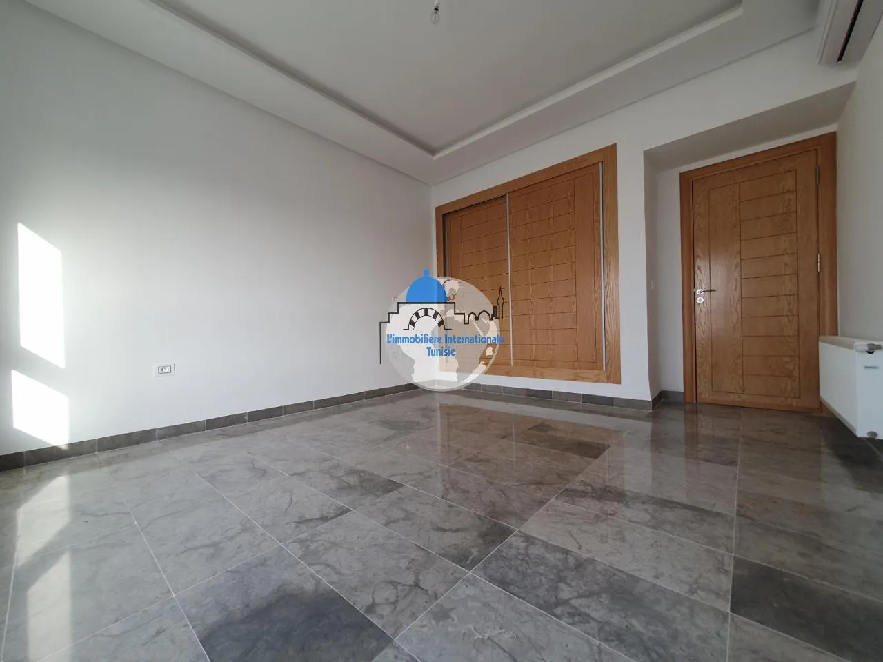 À 𝗩𝗲𝗻𝗱𝗿𝗲 | 𝗦𝘂𝗽𝗲𝗿𝗯𝗲 𝗔𝗽𝗽𝗮𝗿𝘁𝗲𝗺𝗲𝗻𝘁 𝗦+𝟮 𝗛𝗮𝘂𝘁 𝗦𝘁𝗮𝗻𝗱𝗶𝗻𝗴 à 𝗞𝗵𝘇𝗲𝗺𝗮