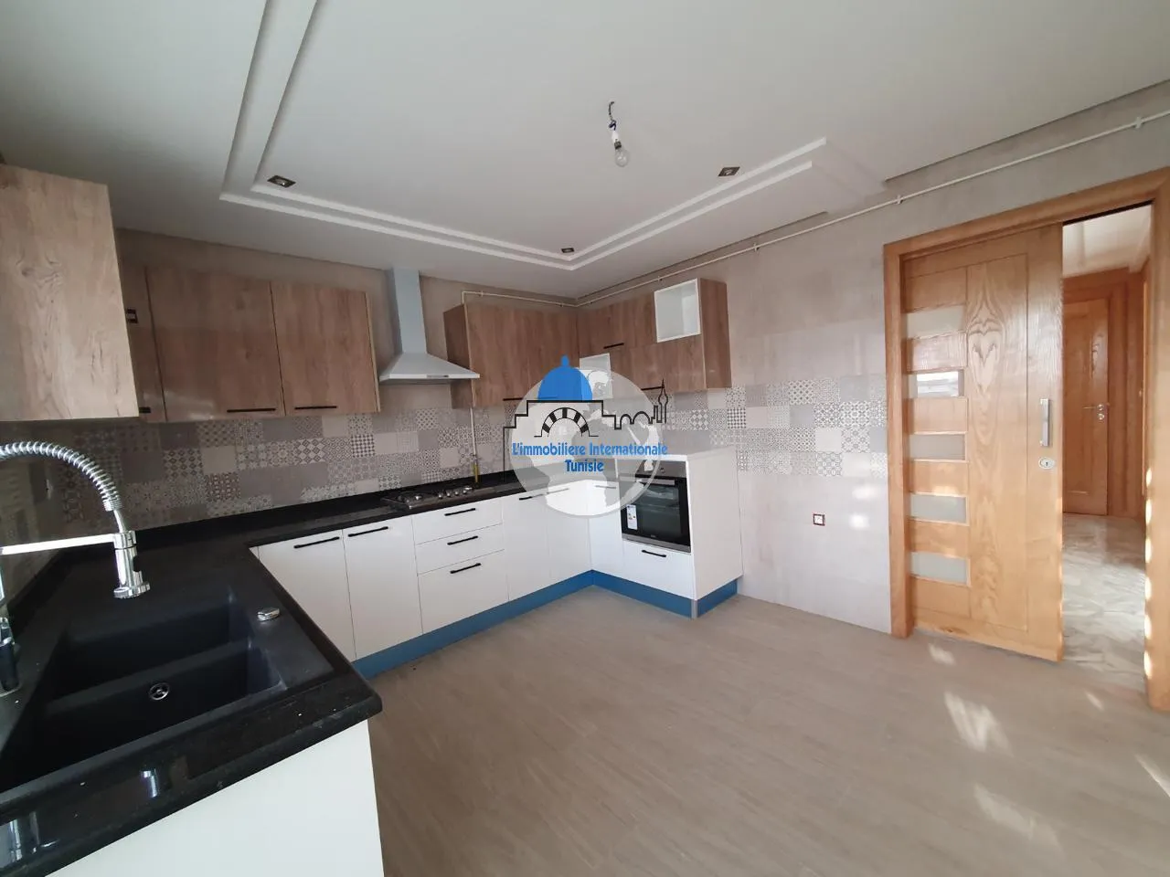 À 𝗩𝗲𝗻𝗱𝗿𝗲 | 𝗦𝘂𝗽𝗲𝗿𝗯𝗲 𝗔𝗽𝗽𝗮𝗿𝘁𝗲𝗺𝗲𝗻𝘁 𝗦+𝟮 𝗛𝗮𝘂𝘁 𝗦𝘁𝗮𝗻𝗱𝗶𝗻𝗴 à 𝗞𝗵𝘇𝗲𝗺𝗮