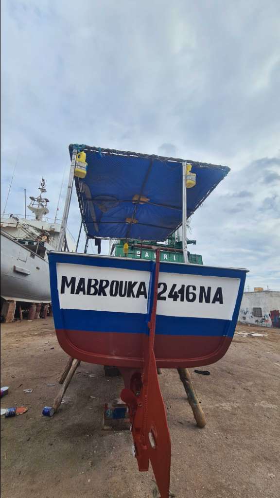 فلوكة صيد كامل السواحل،  الطول 7.75متر
أوراقها الكل مريقلة.
(26343373) رقم الهاتف