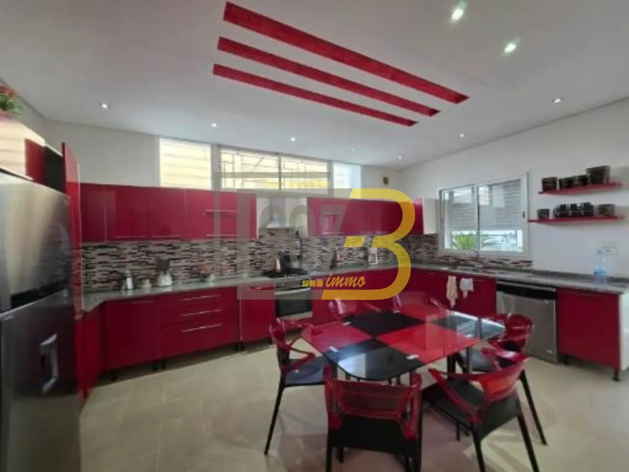 A vendre Villa S+5 sur deux niveaux situé à cité El Fouez