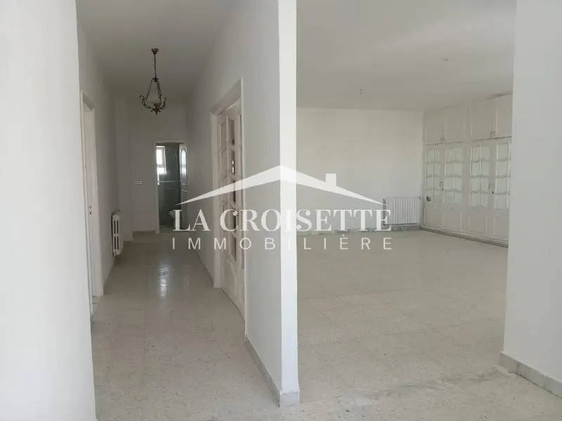 Appartement S+3 à la Marsa ZAL1545