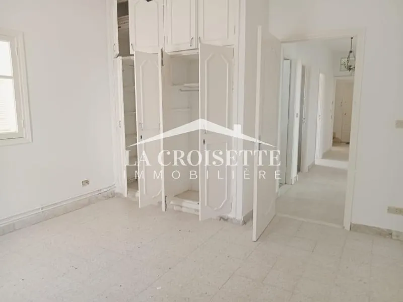 Appartement S+3 à la Marsa ZAL1545