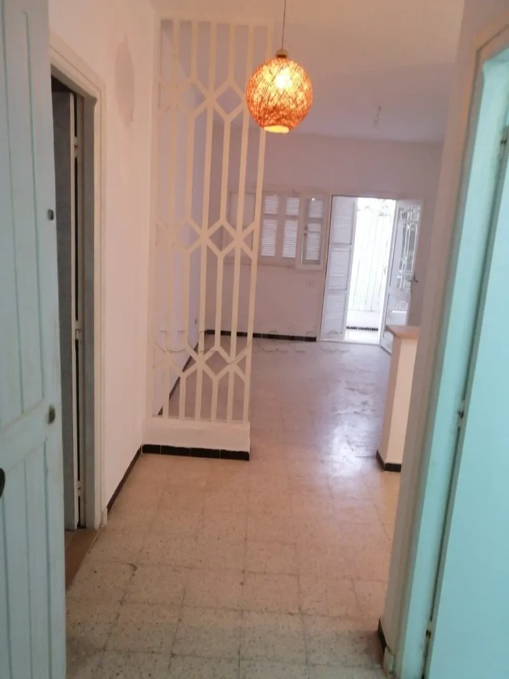 A louer appartement 1er étage à cité El Hadika 2