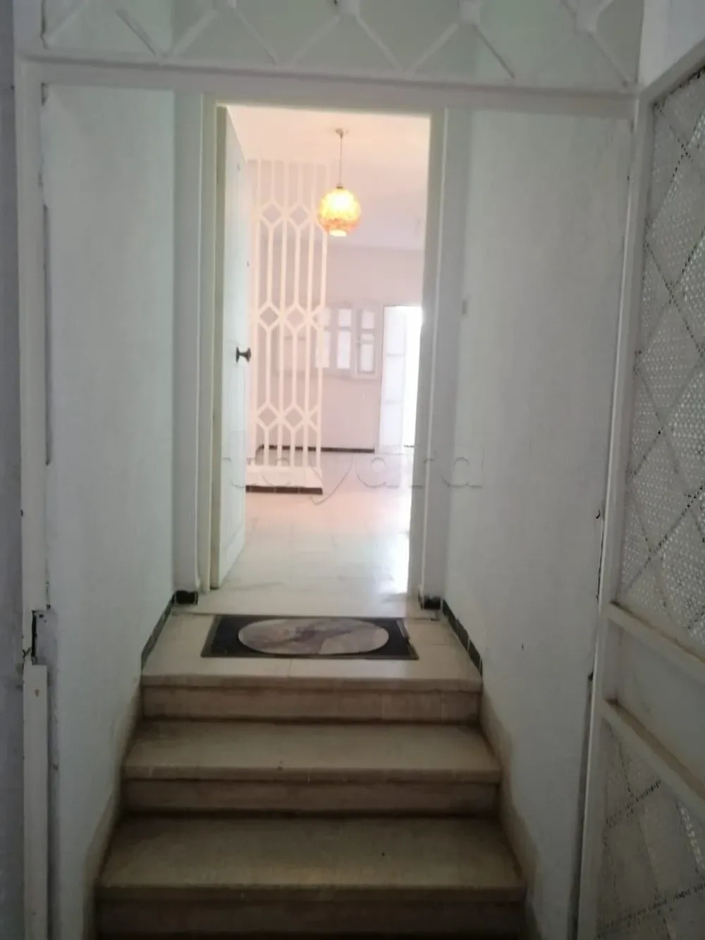 A louer appartement 1er étage à cité El Hadika 2