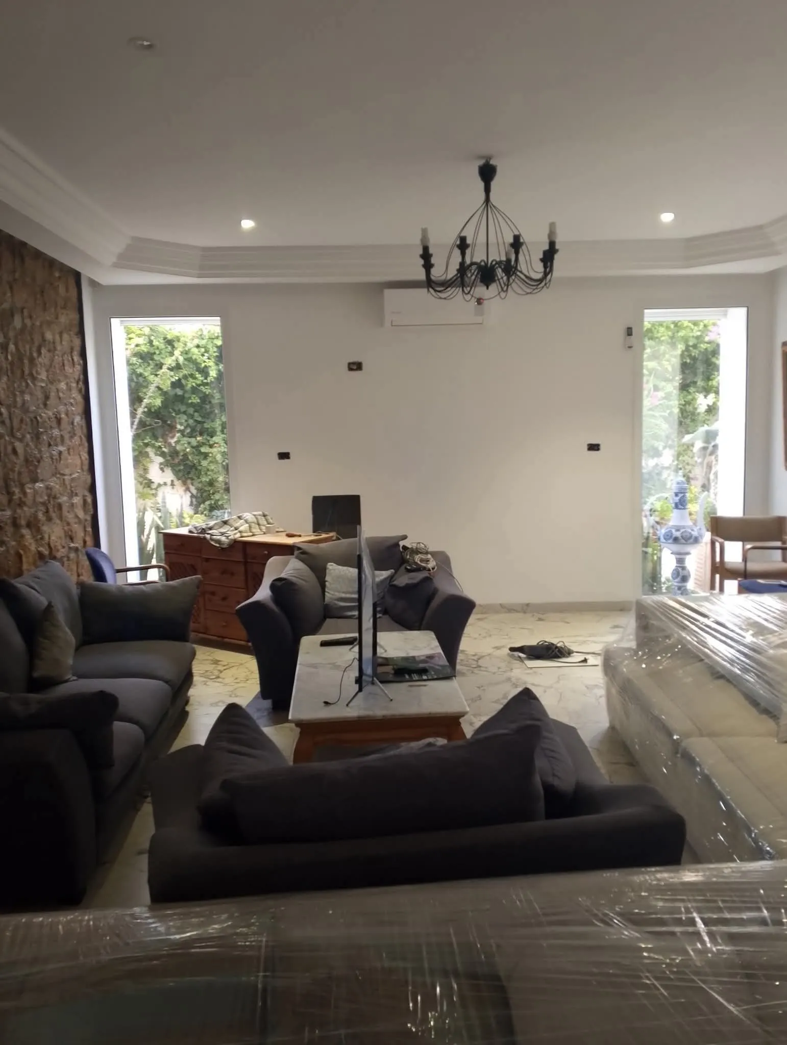 Villa et 4 appartement équipée