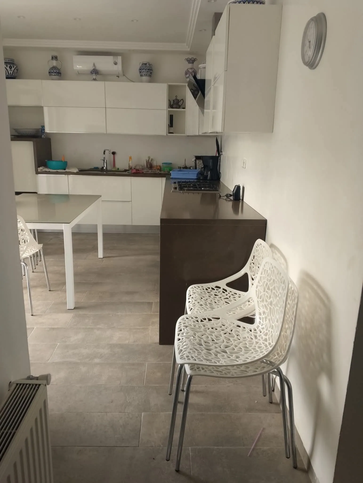 Villa et 4 appartement équipée