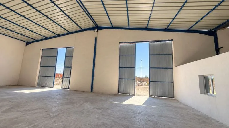 Dépôt neuf 1 000 m² à louer à Naâssen