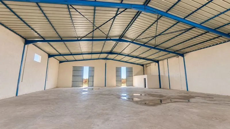 Dépôt neuf 1 000 m² à louer à Naâssen