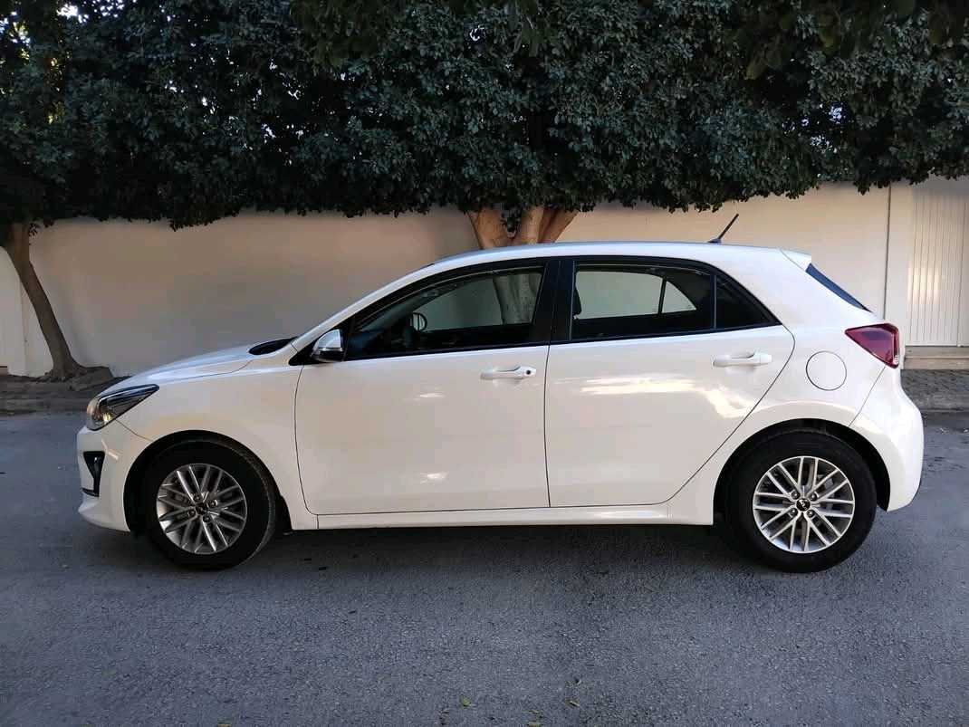 KIA RIO GX PREMIÈRE MAIN EN TRÈS BON ÉTAT 