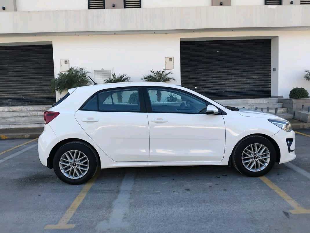 KIA RIO GX PREMIÈRE MAIN EN TRÈS BON ÉTAT 