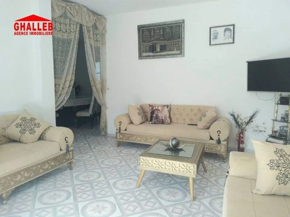 فرصة للبيع في الخروبة 10دق على البحر