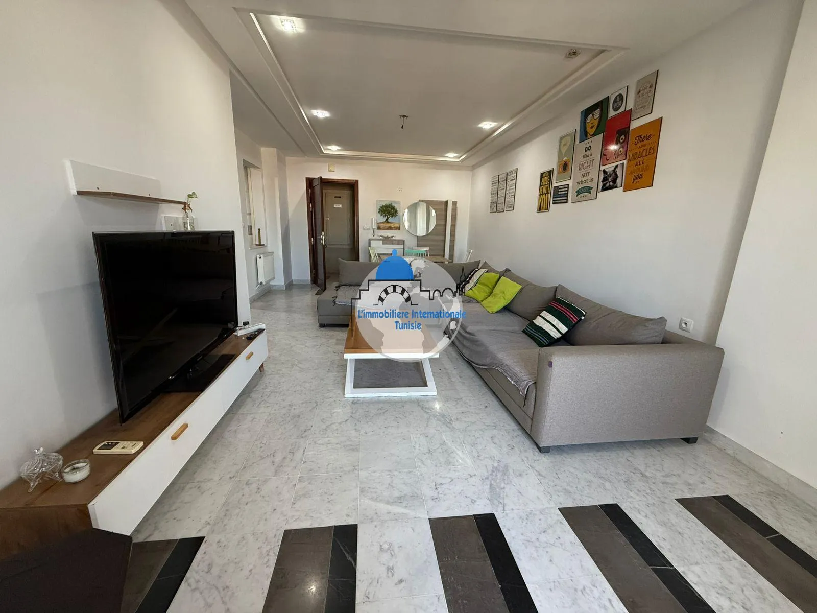 Appartement S+1 de luxe à louer à Khzema Est 