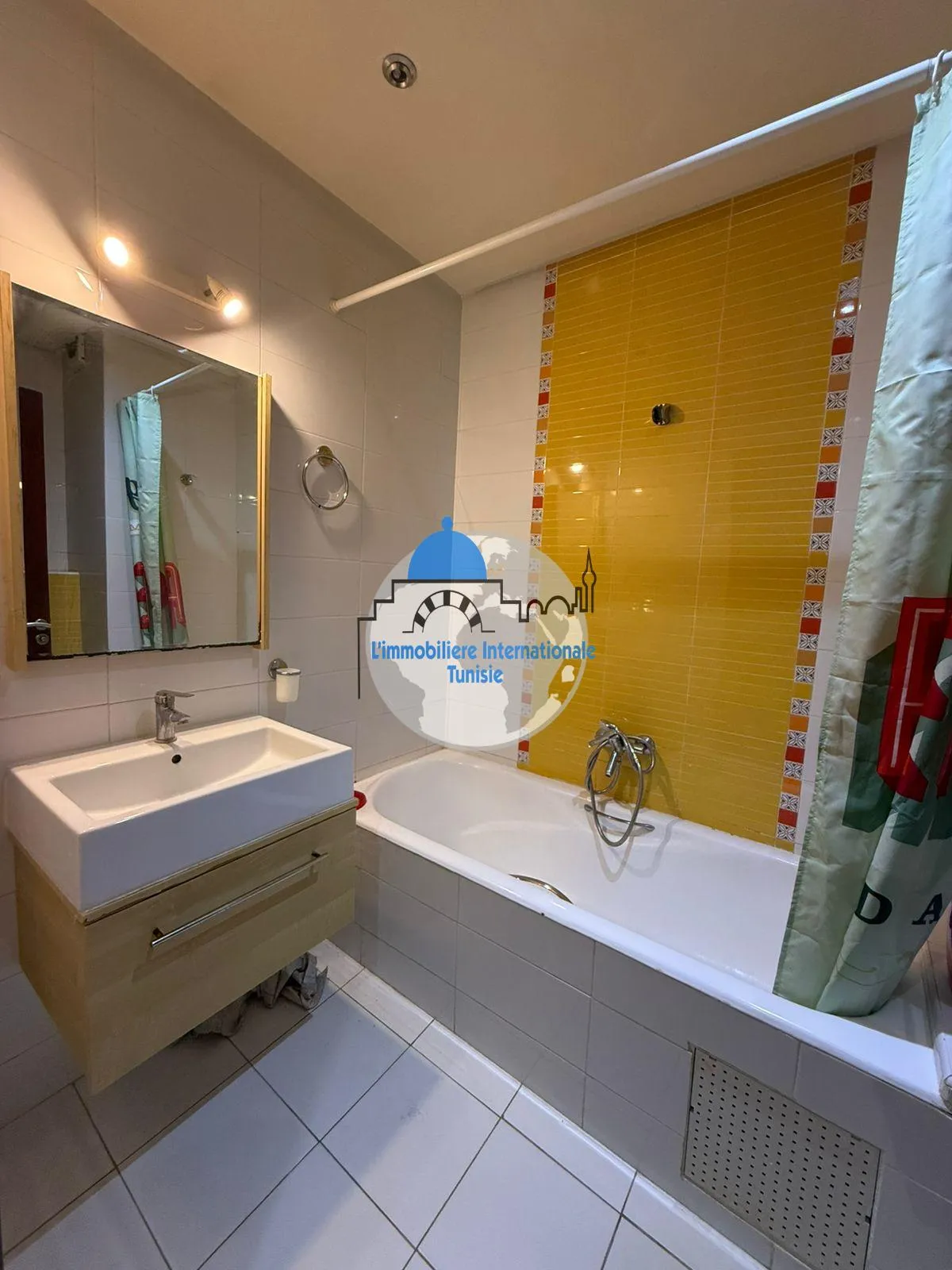 Appartement S+1 de luxe à louer à Khzema Est 