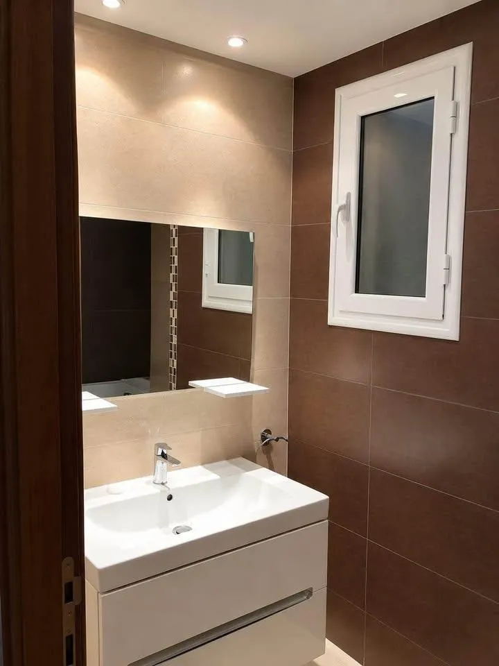 un appartement s+2 HS au 2éme étage(avec ascenseur) a louer a jardin d'el manzah 2 prés de monoprix