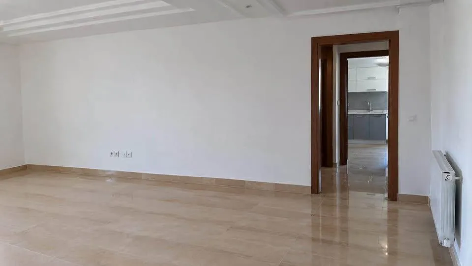 un appartement s+2 HS au 2éme étage(avec ascenseur) a louer a jardin d'el manzah 2 prés de monoprix