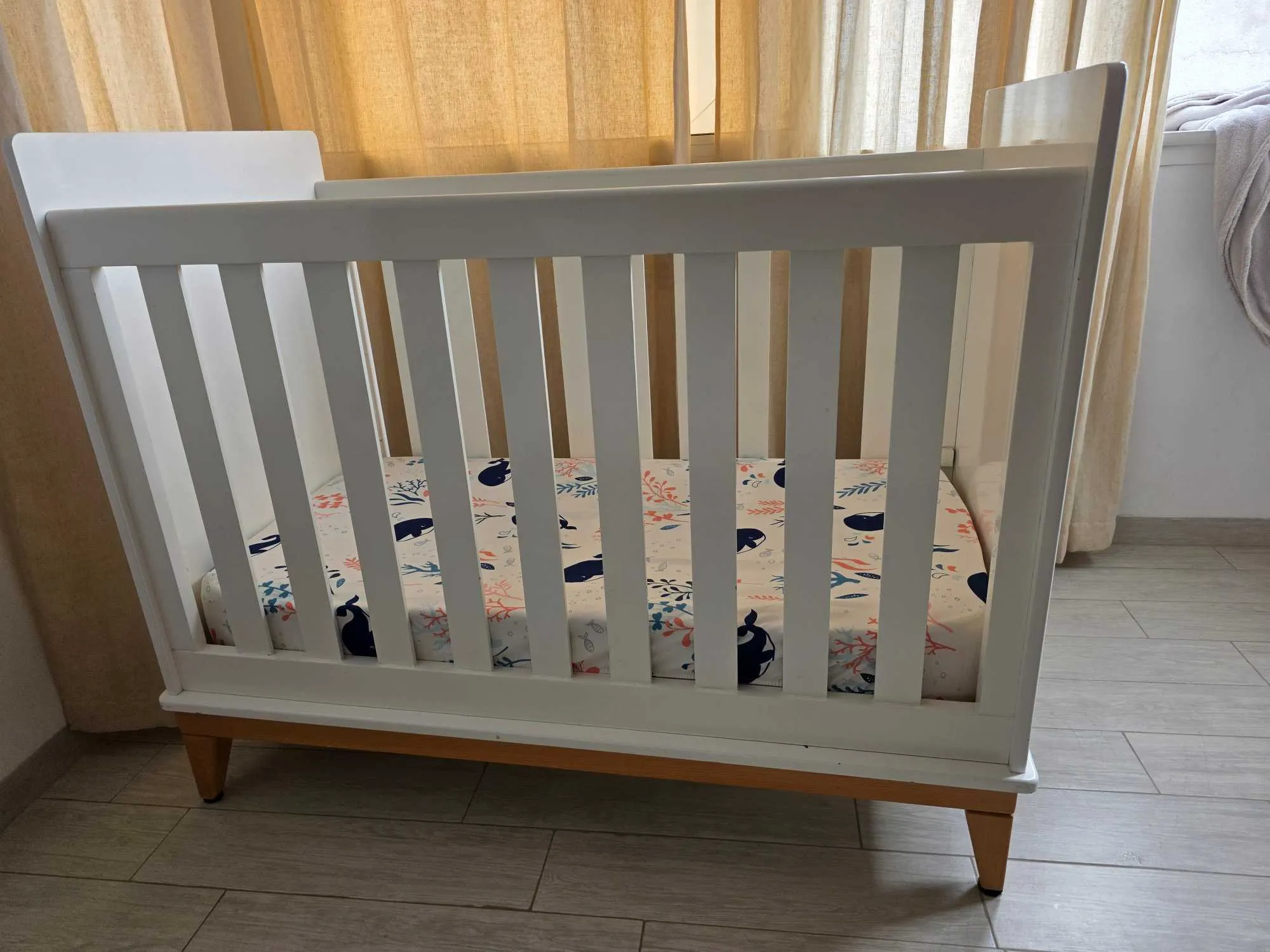 Lit bébé avec matelas 