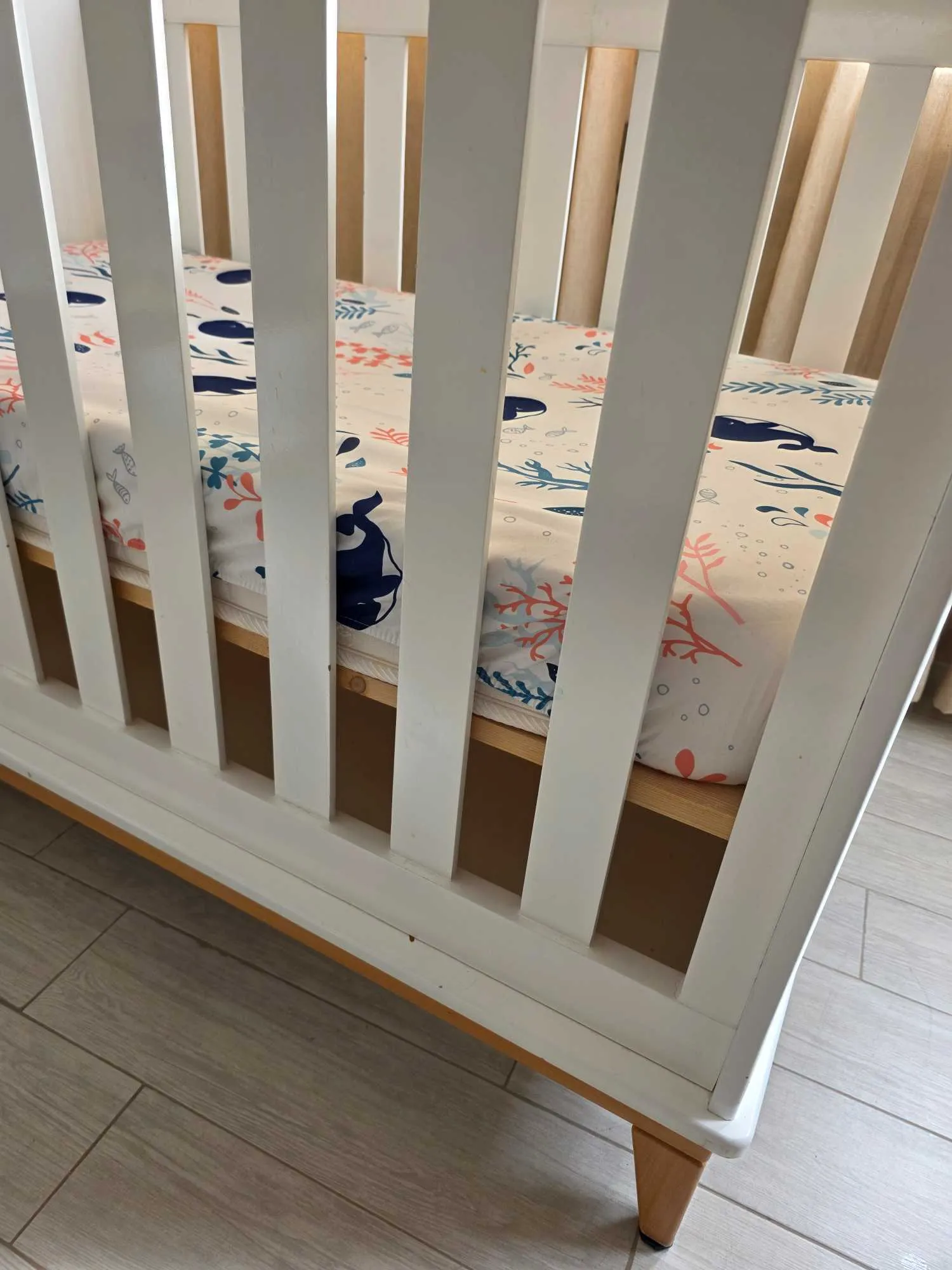 Lit bébé avec matelas 