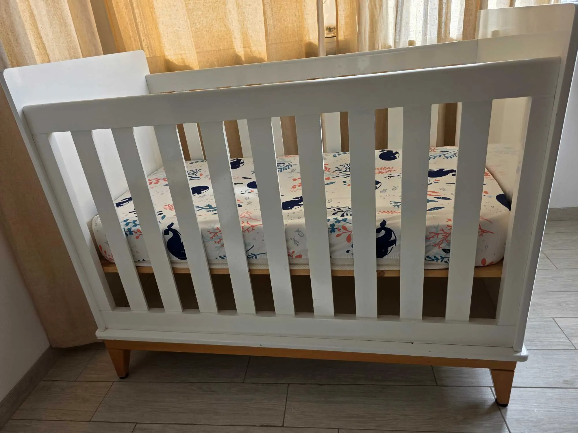 Lit bébé avec matelas 