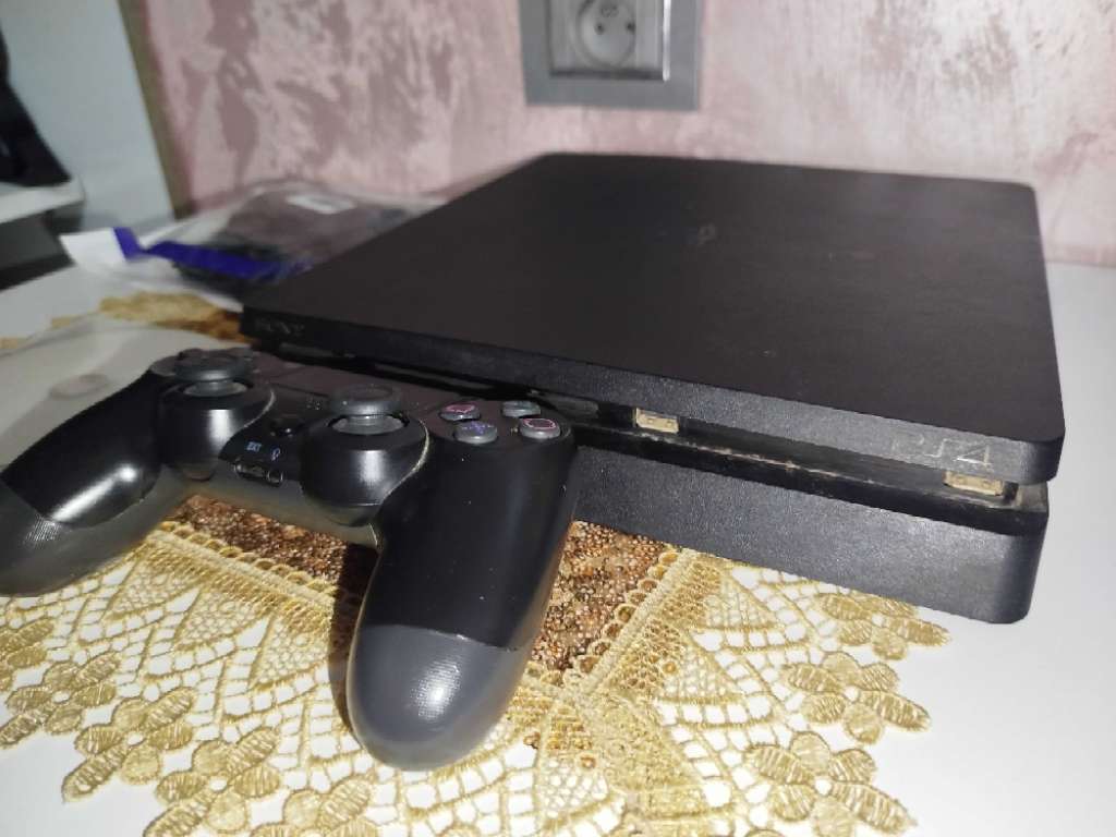Ps4 slim patché 10 jeux installé