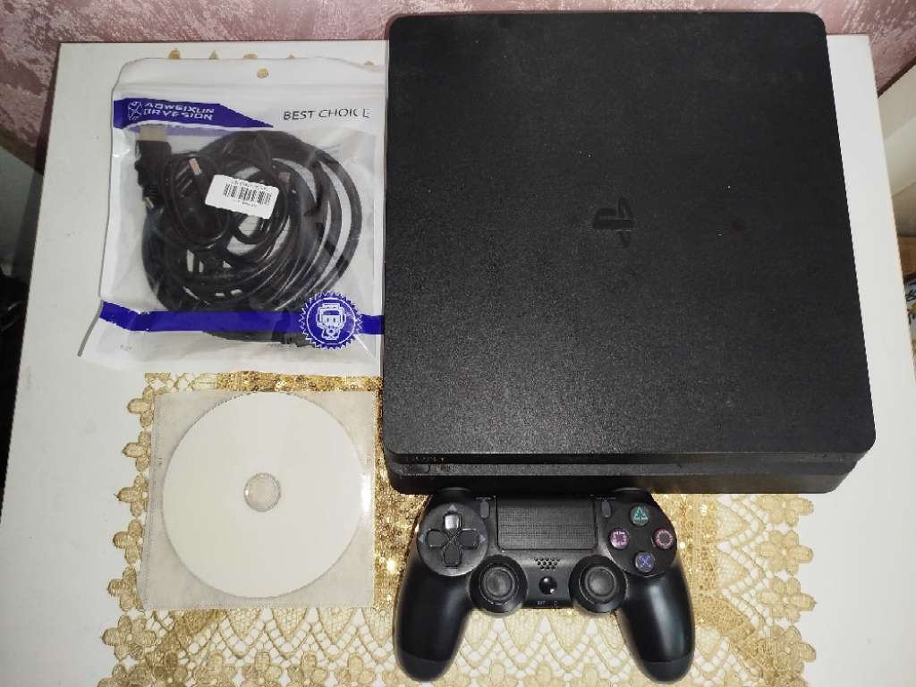 Ps4 slim patché 10 jeux installé