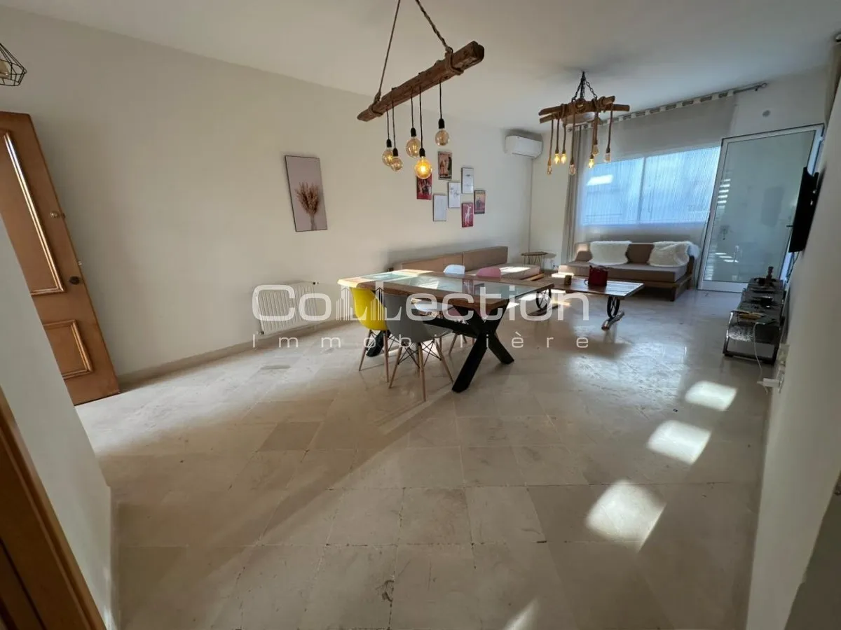 A Vendre un Appartement S+3 à Gammarth