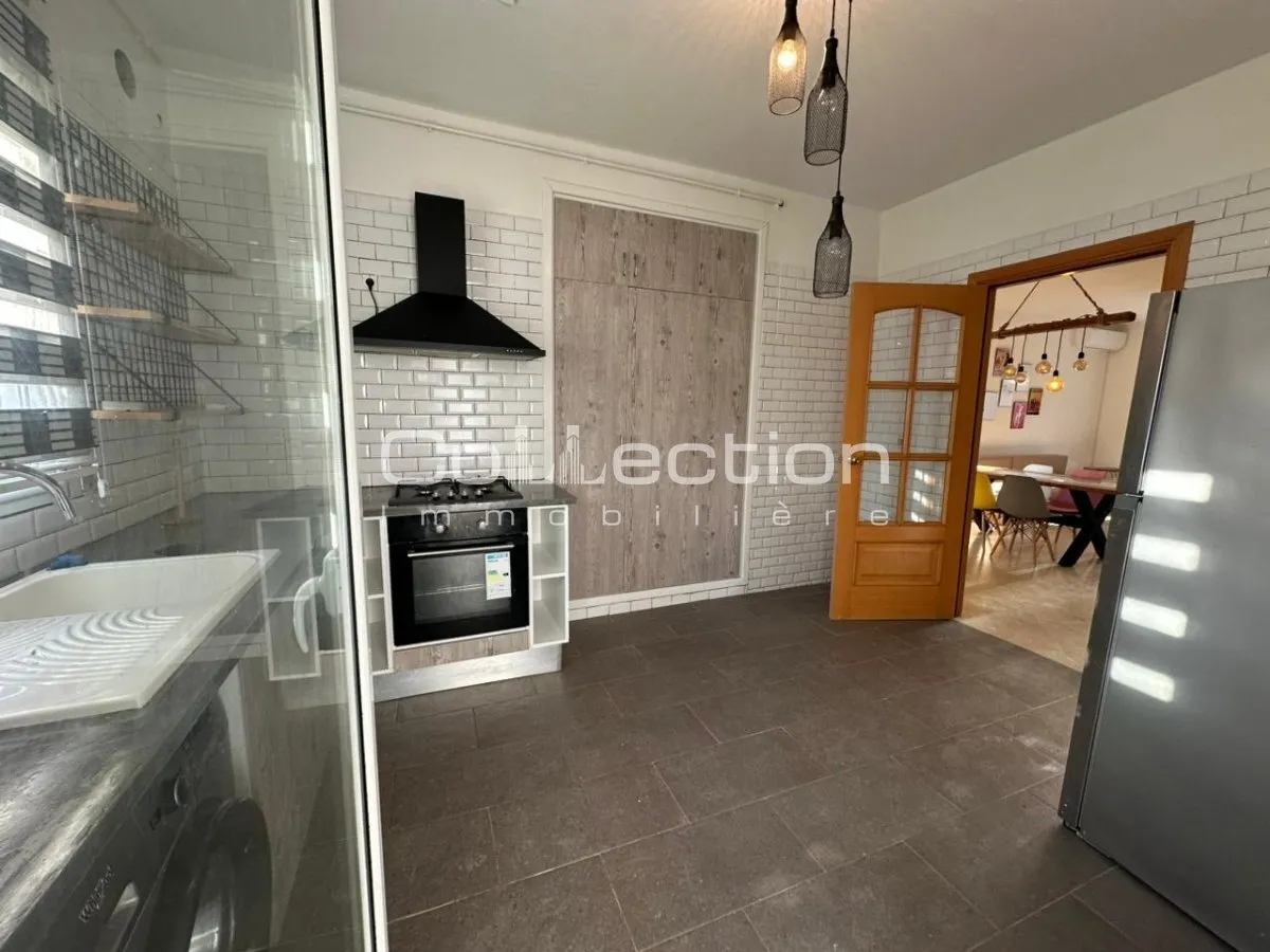 A Vendre un Appartement S+3 à Gammarth