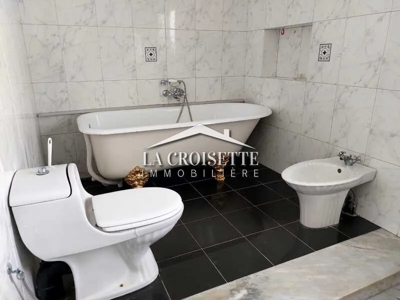 Villa S+5 à La Marsa MVL0217