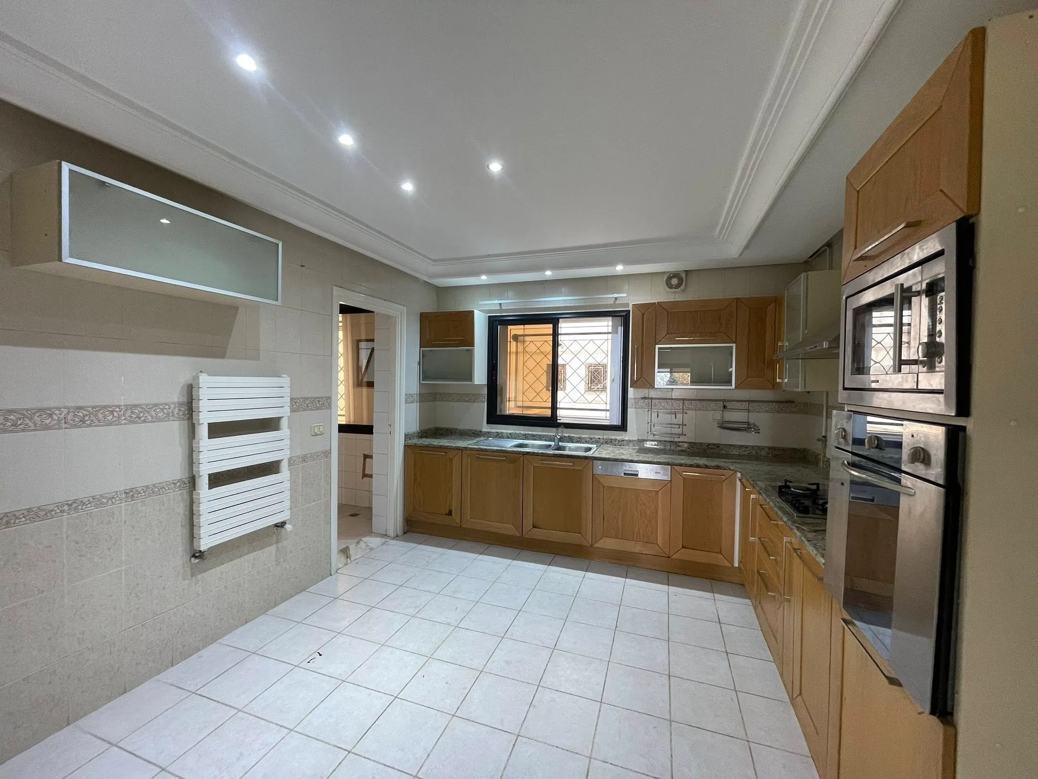 A louer S+2 habitation / usage bureautique Ennaser 2