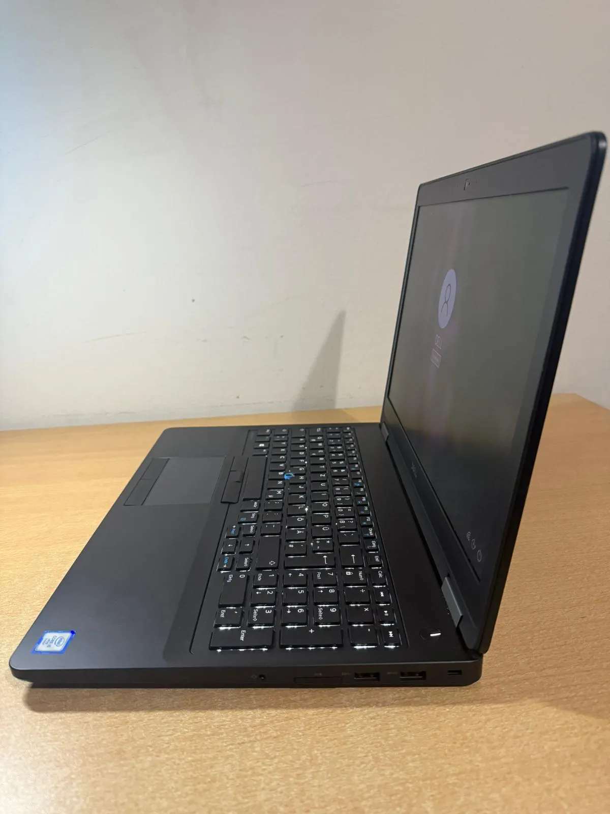 Dell latitude E5570