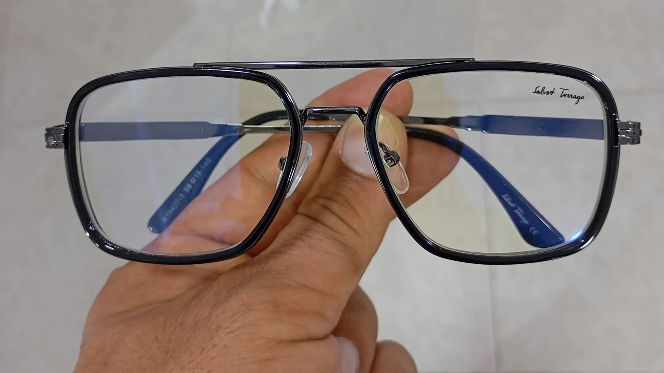 Lunette a usage optique tout neuf dans le â paquet